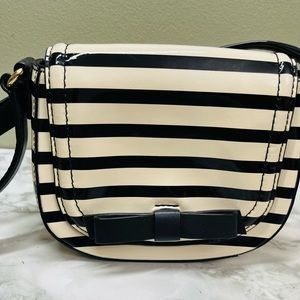 Kate Spade Black White Stripe Patent Leather Crossbody Purse Bow Adjusted Strap